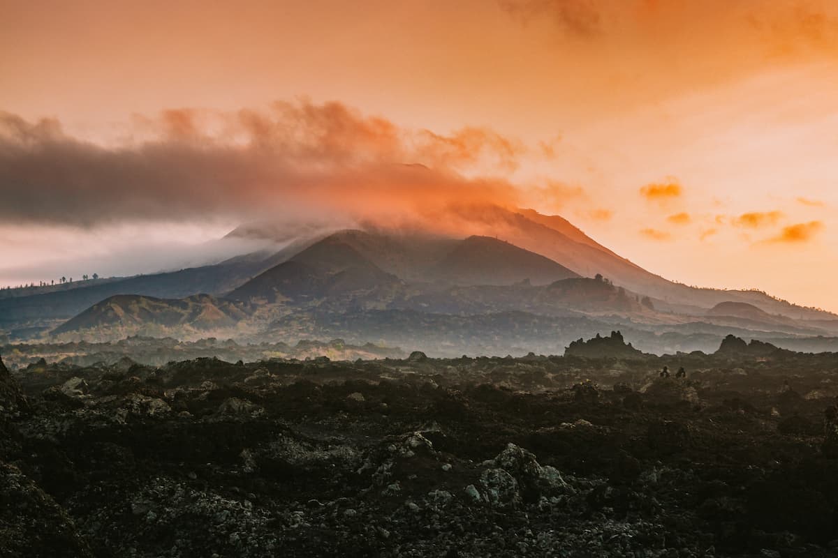 kintamani volcano background